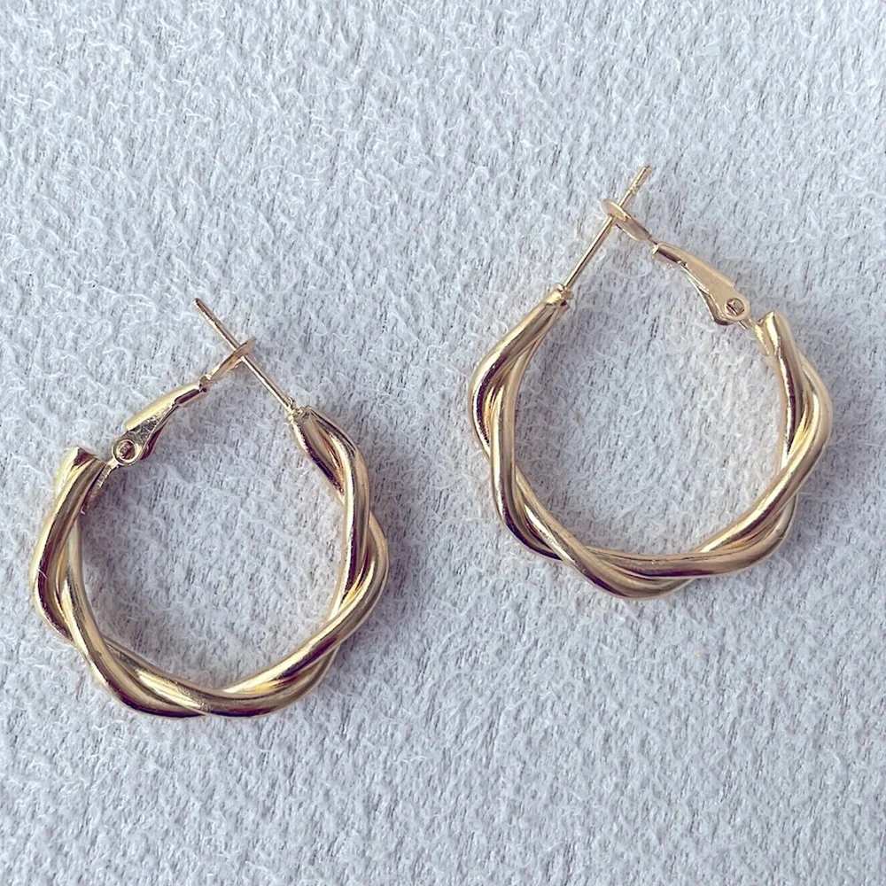 Small Twisted gold hoop earrings